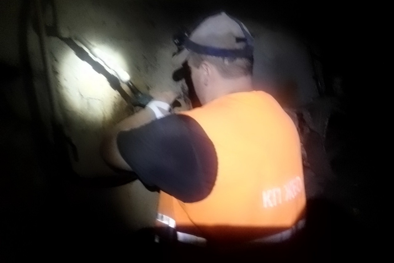 Фахівці  КП «ЖЕО №2» продовжують готувати житлові будинки до опалювального періоду 2023/2024 – фото 1