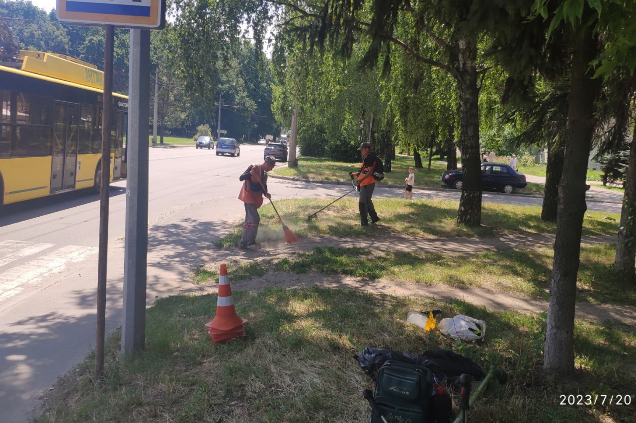 КП «ЖЕО № 2»  ПРОВОДИТЬ   РОБОТИ  ПО   ПОКОСУ ТРАВИ – фото 2
